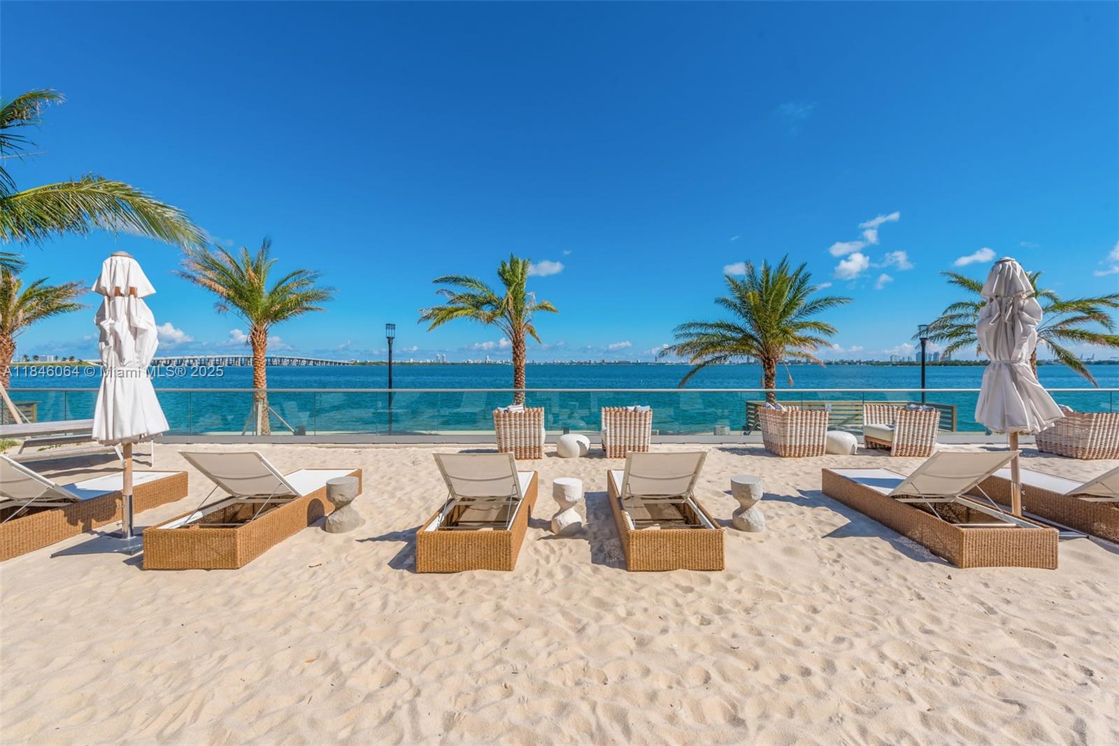 2900 NE 7th Ave # 3903