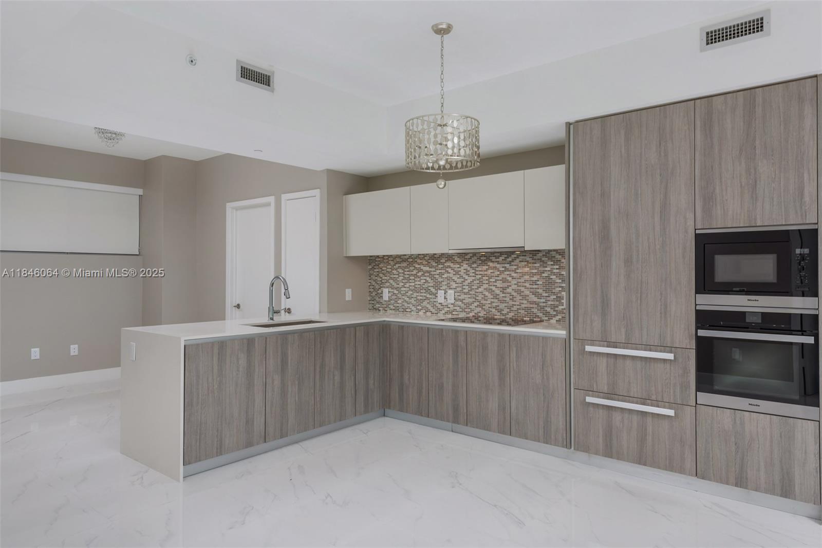 2900 NE 7th Ave # 3903