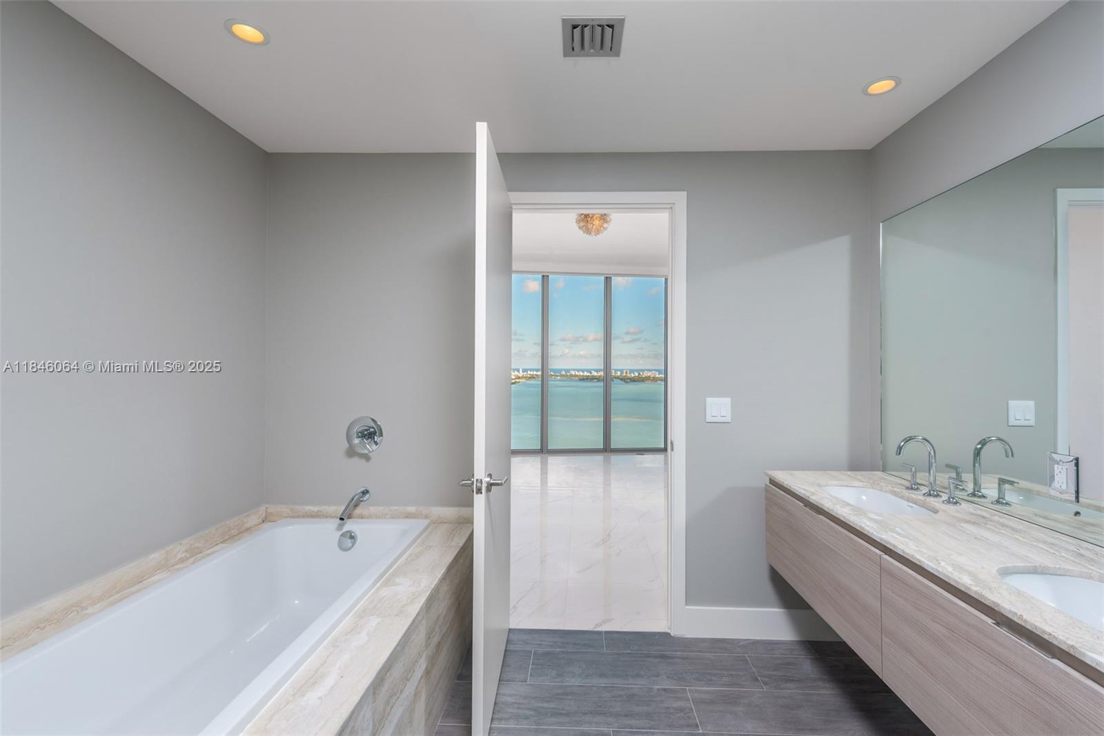 2900 NE 7th Ave # 3903