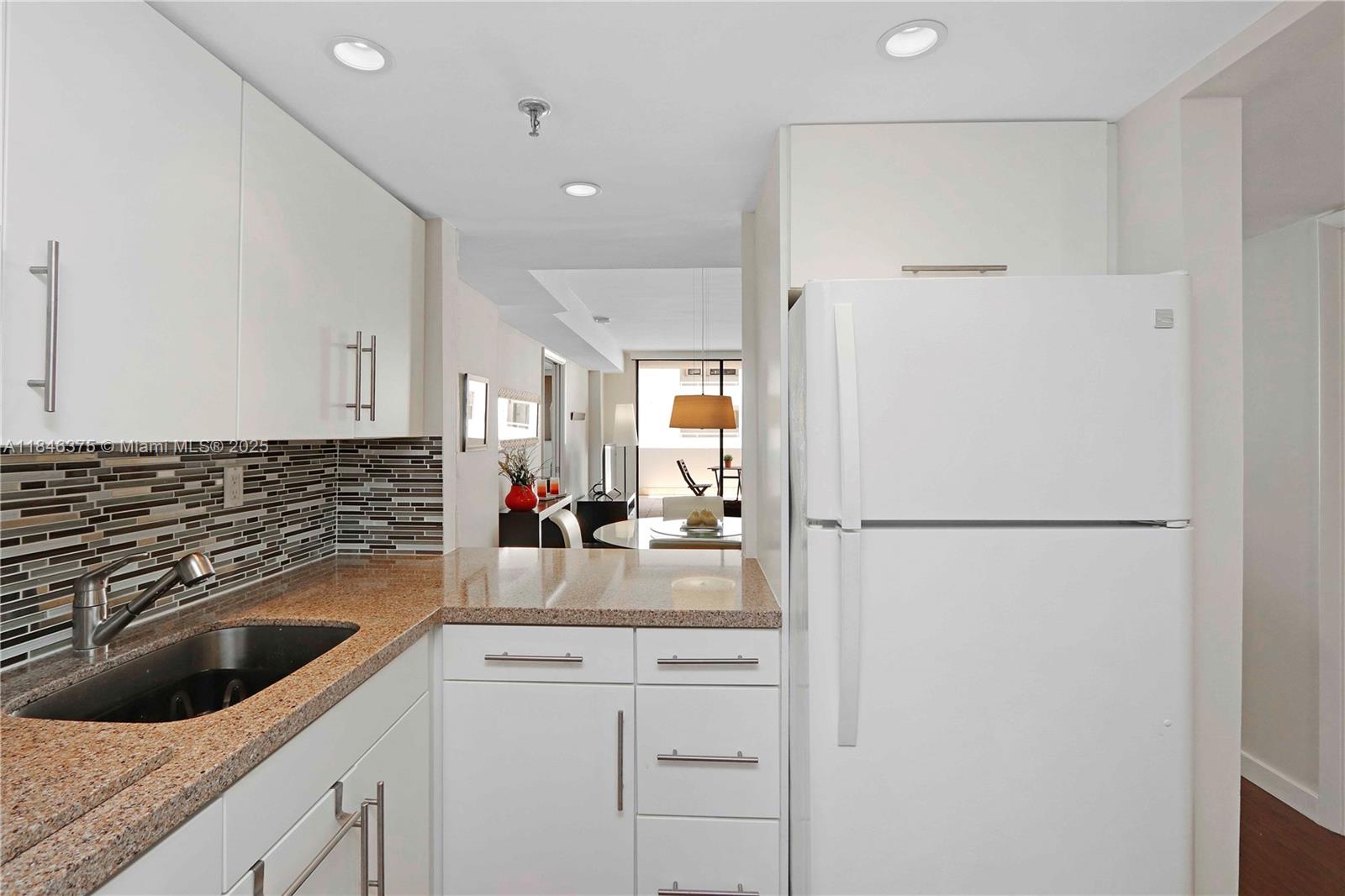 6830 Indian Creek Dr # 1B