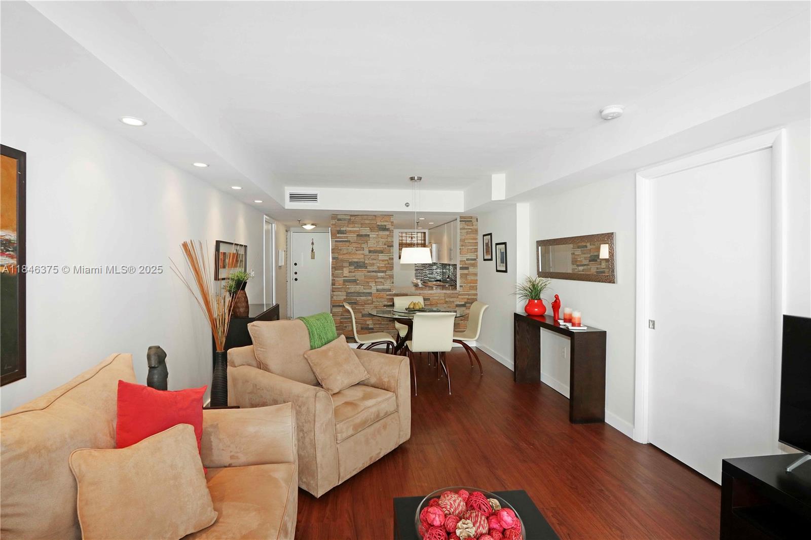 6830 Indian Creek Dr # 1B