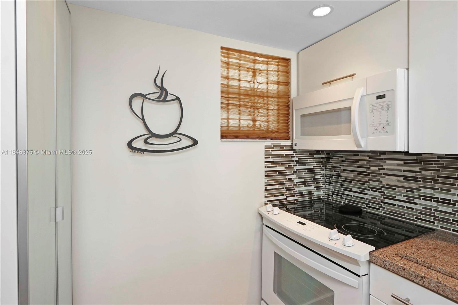 6830 Indian Creek Dr # 1B