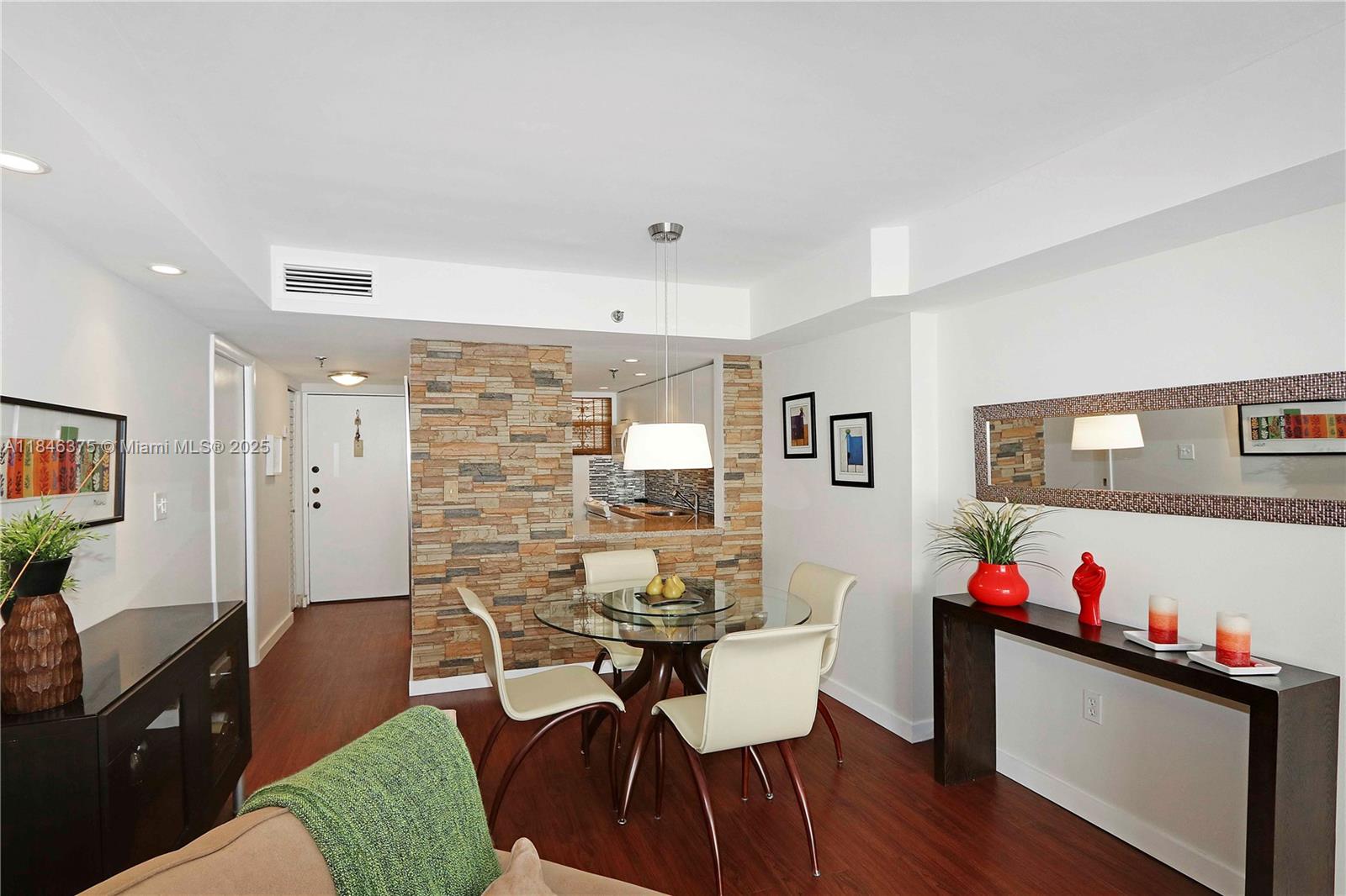 6830 Indian Creek Dr # 1B