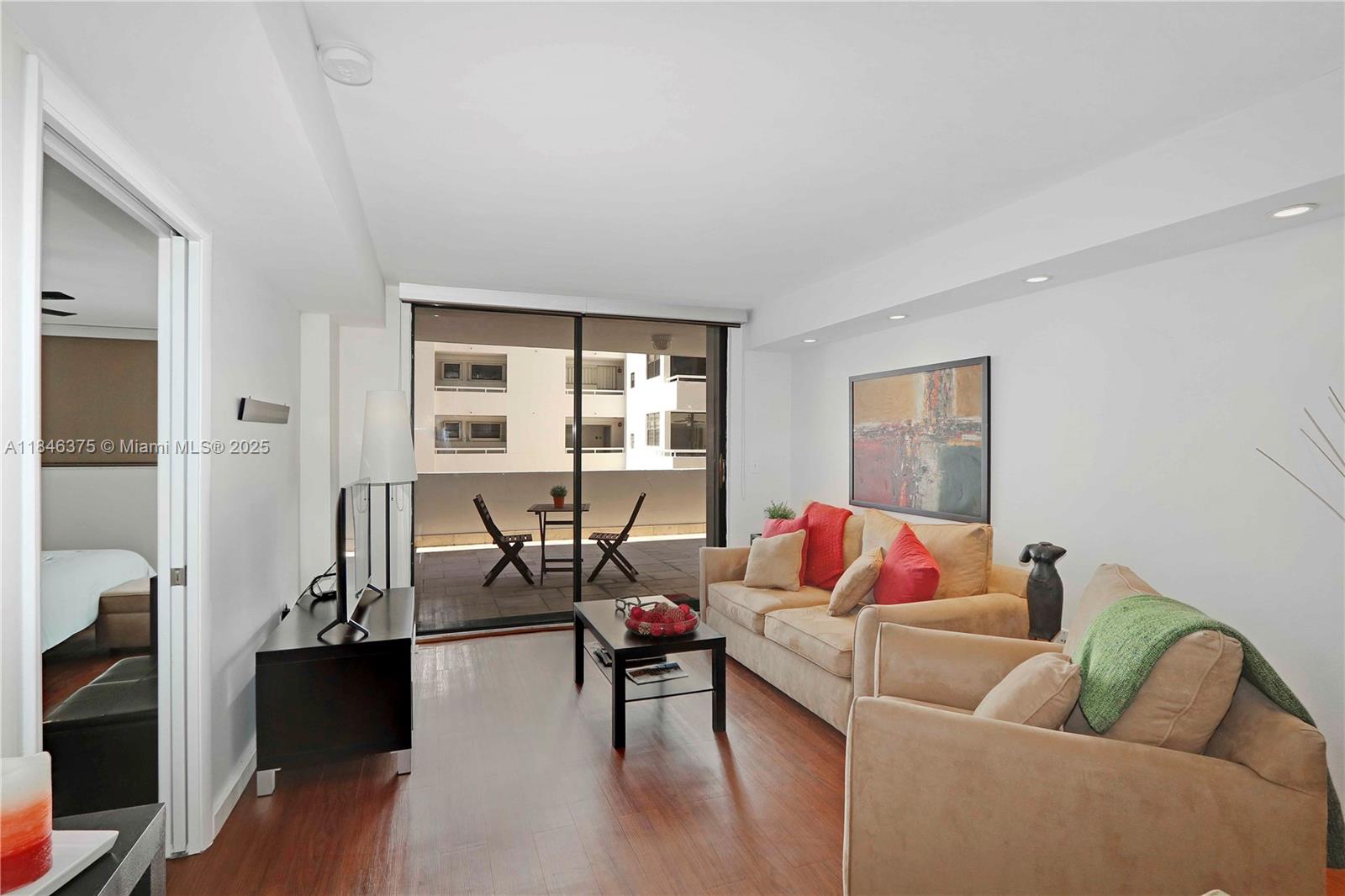 6830 Indian Creek Dr # 1B