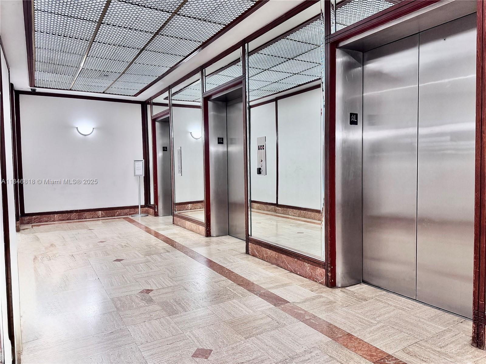 2851 NE 183rd St # 1508E