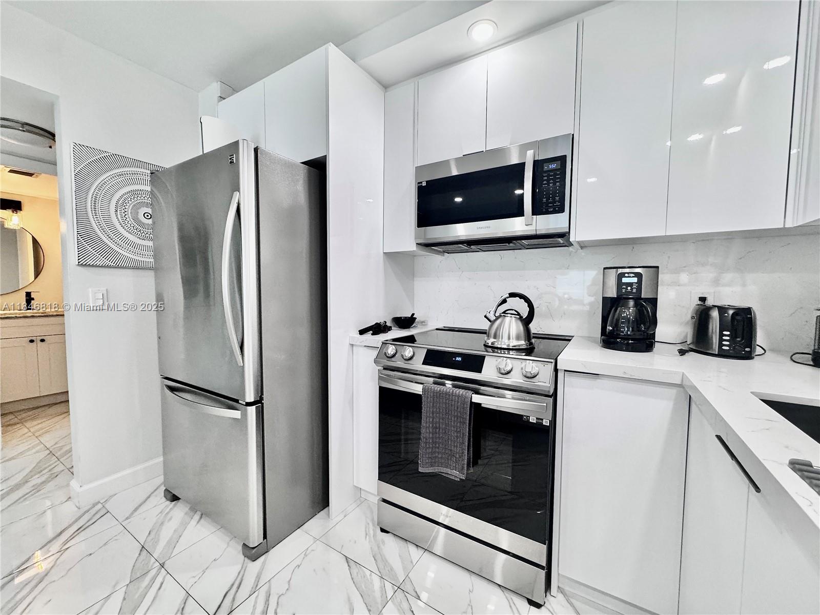 2851 NE 183rd St # 1508E