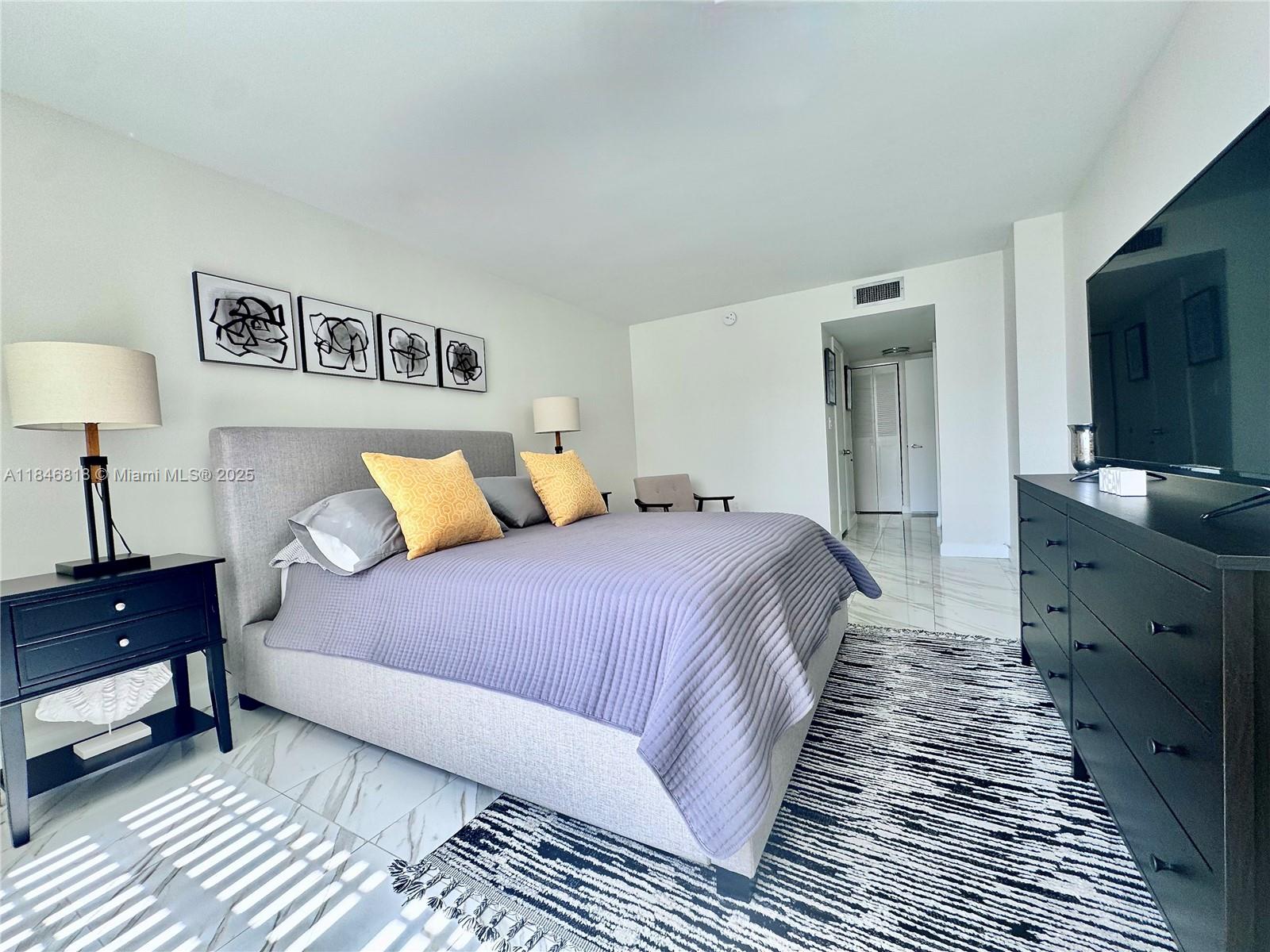 2851 NE 183rd St # 1508E