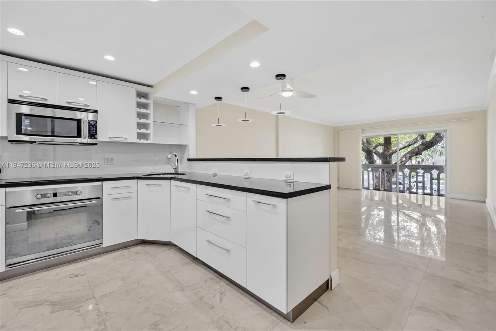 100 Edgewater Dr # 240