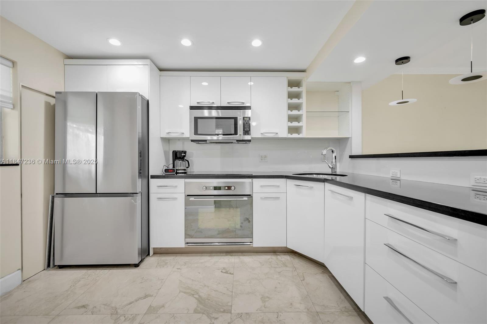 100 Edgewater Dr # 240