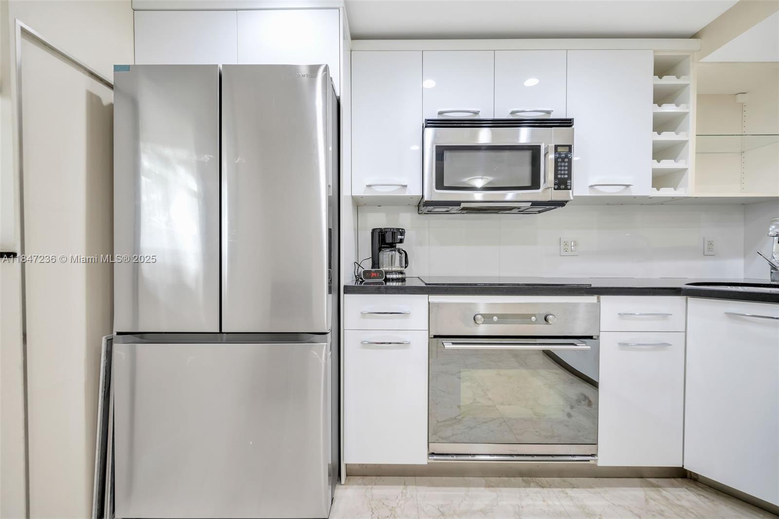 100 Edgewater Dr # 240