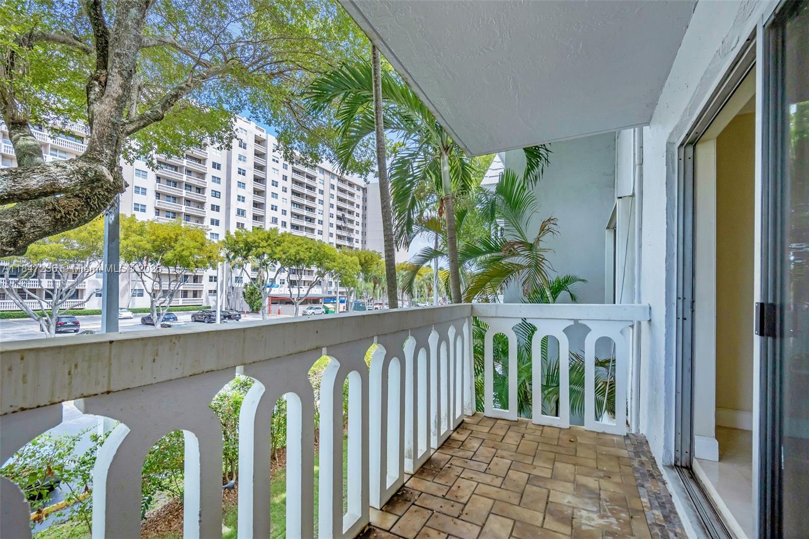 100 Edgewater Dr # 240