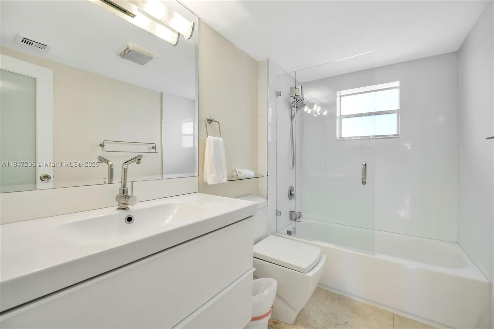 100 Edgewater Dr # 240
