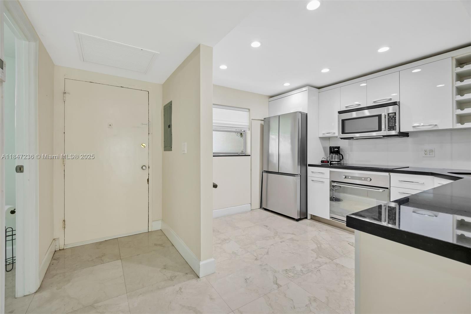 100 Edgewater Dr # 240