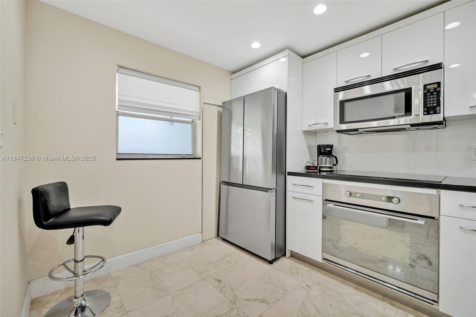 100 Edgewater Dr # 240