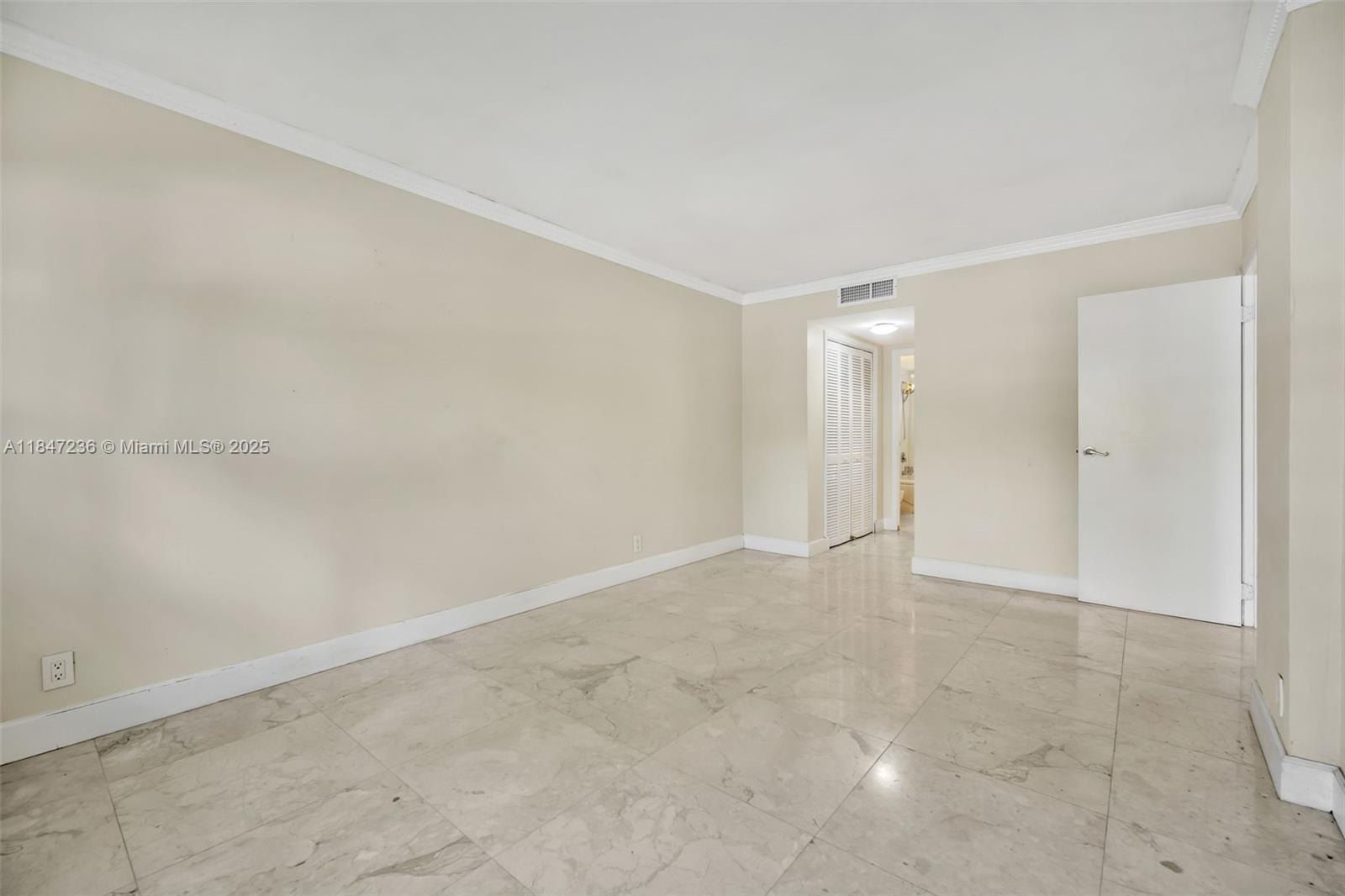 100 Edgewater Dr # 240