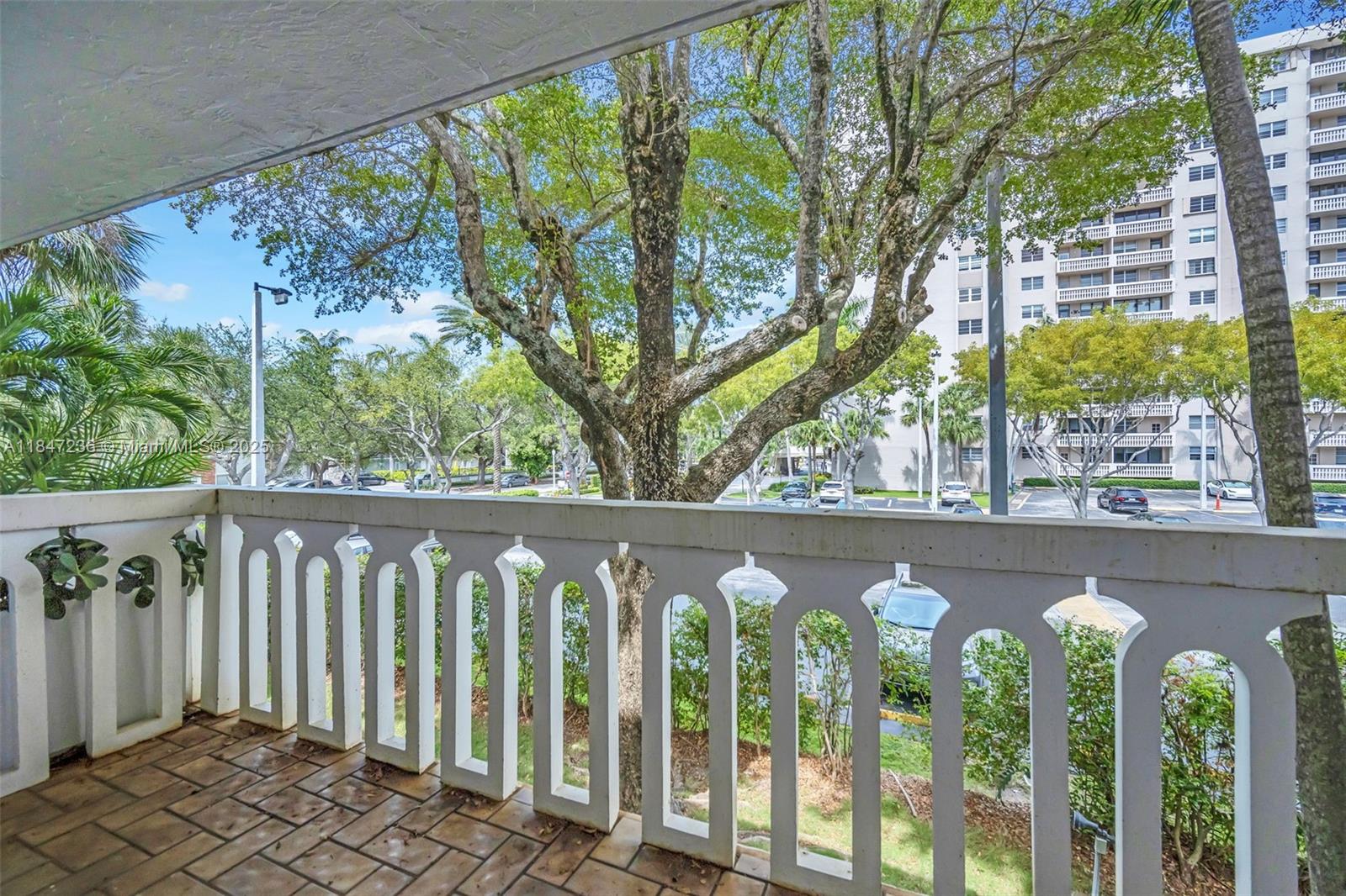 100 Edgewater Dr # 240