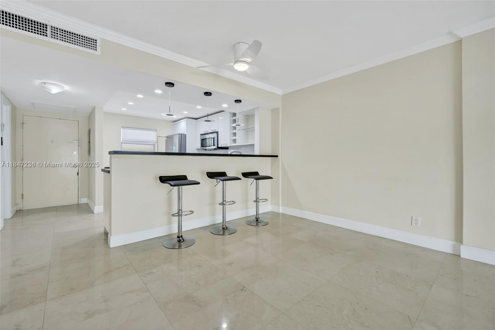 100 Edgewater Dr # 240
