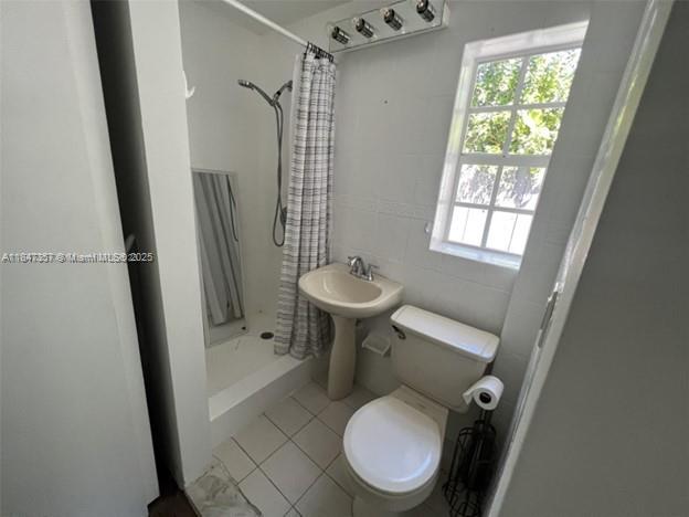 2450 SW 19th Ave Unit: -