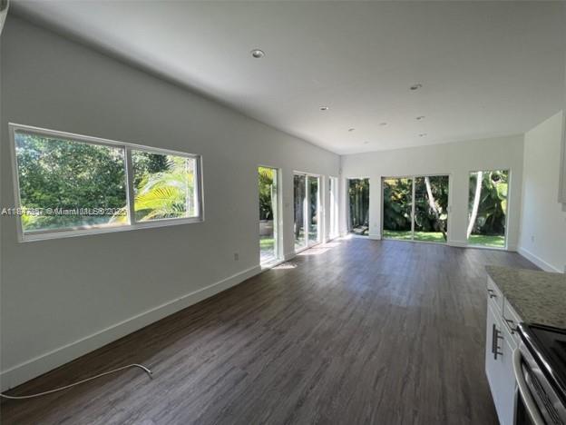 2450 SW 19th Ave Unit: -