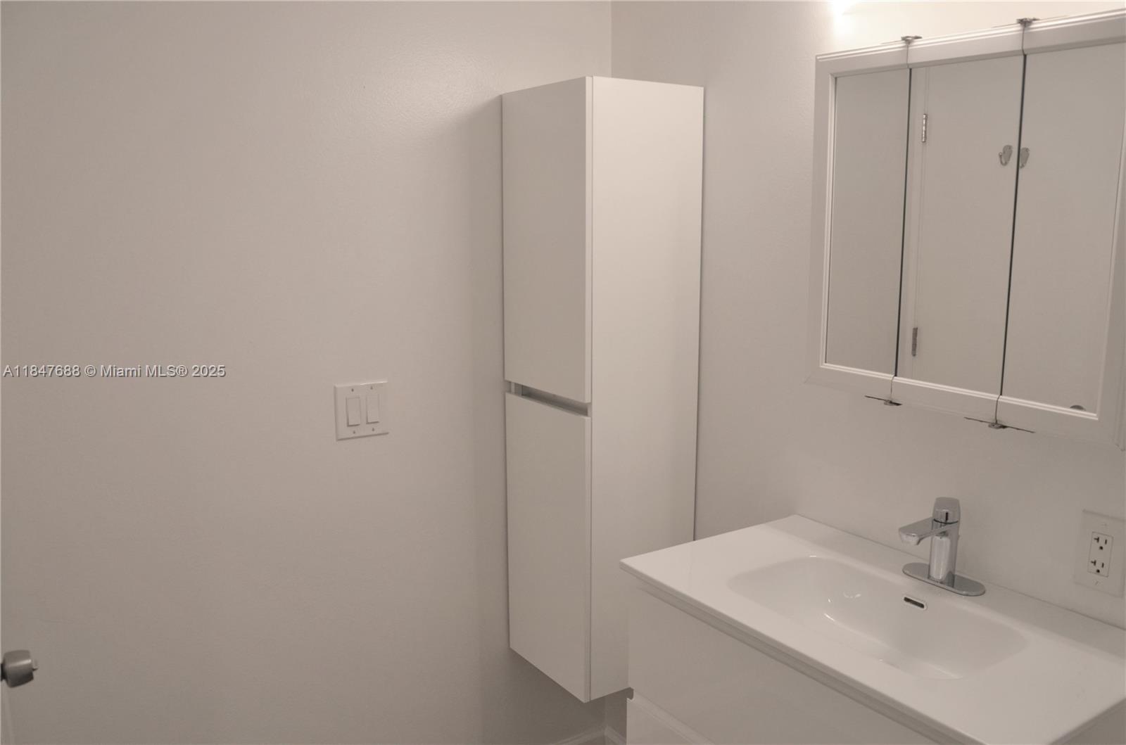 8851 N New River Canal Rd # 18E