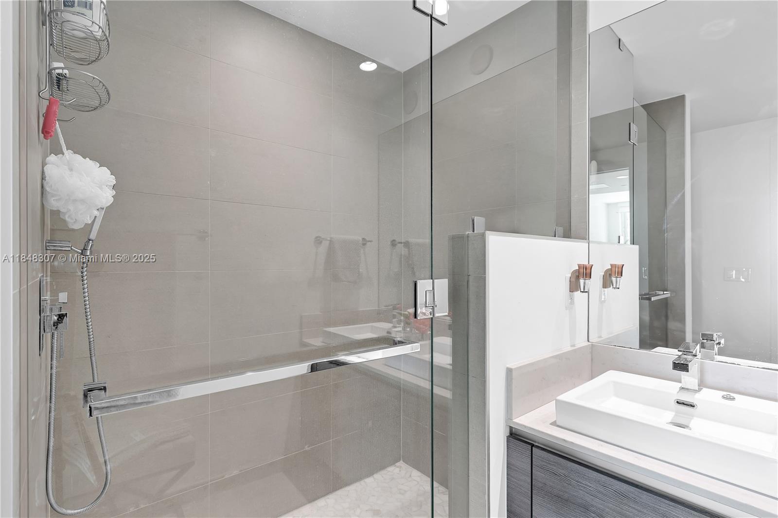 1080 Brickell Ave # 2601