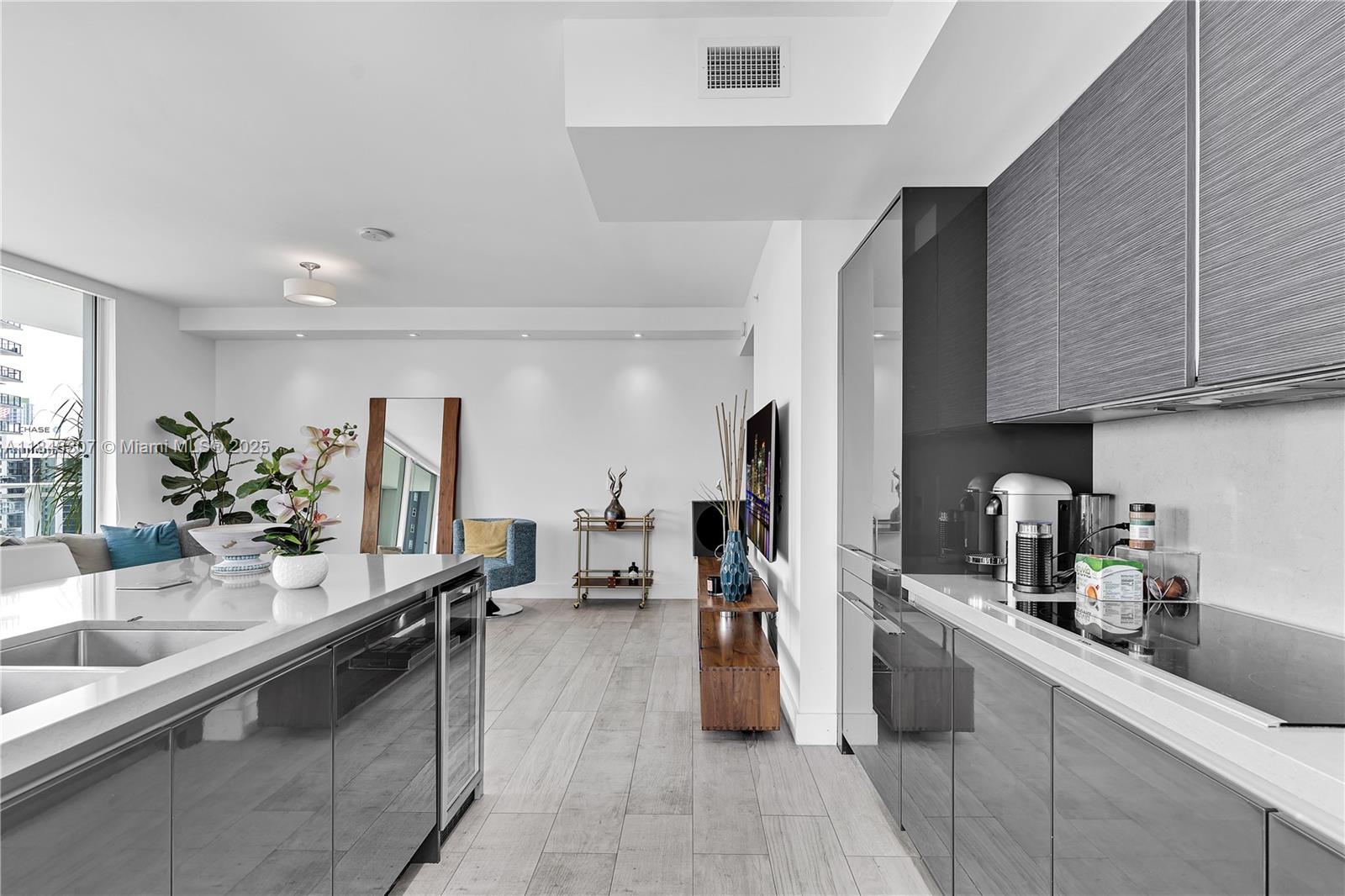 1080 Brickell Ave # 2601