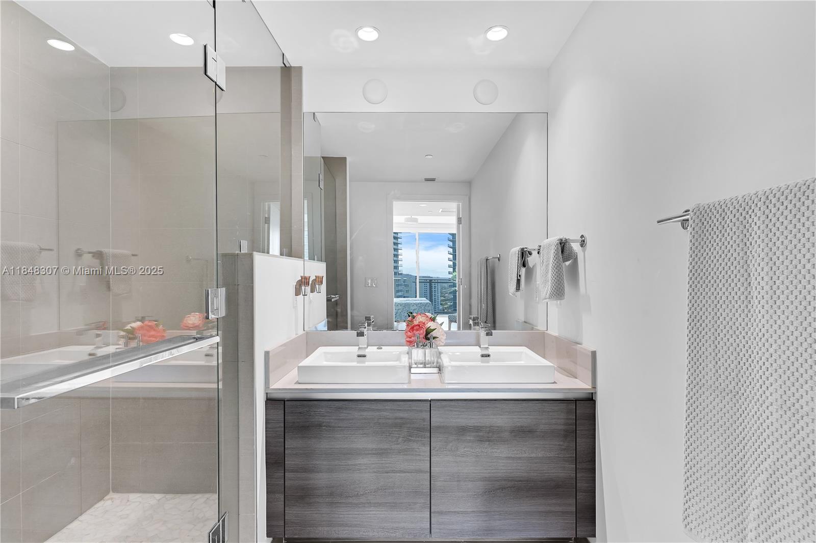 1080 Brickell Ave # 2601