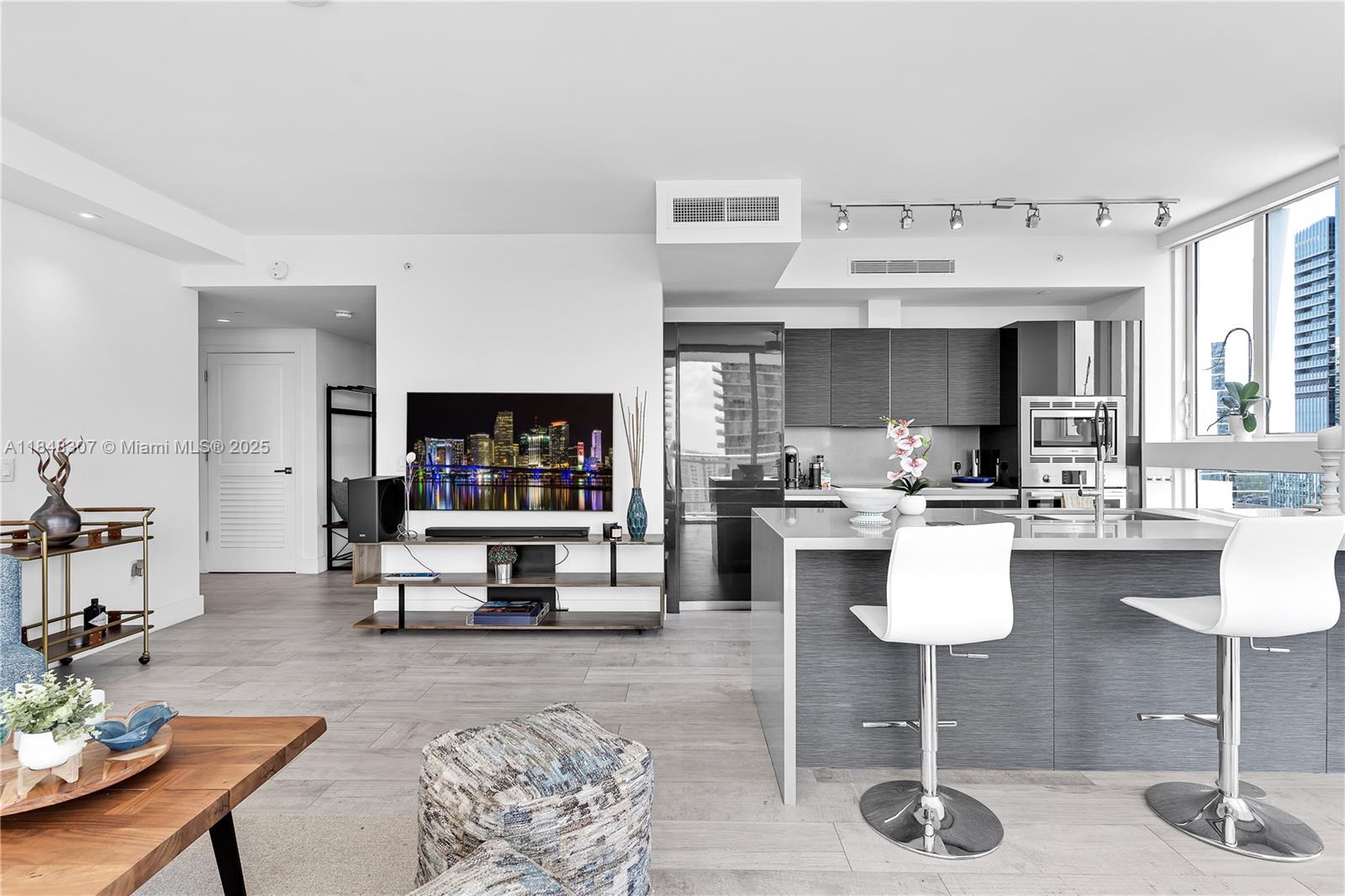 1080 Brickell Ave # 2601