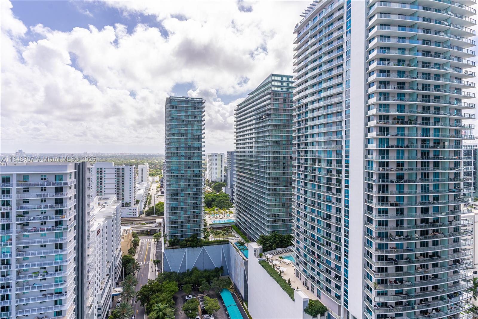 1080 Brickell Ave # 2601