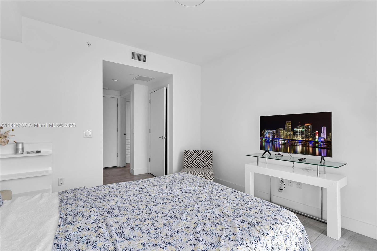 1080 Brickell Ave # 2601