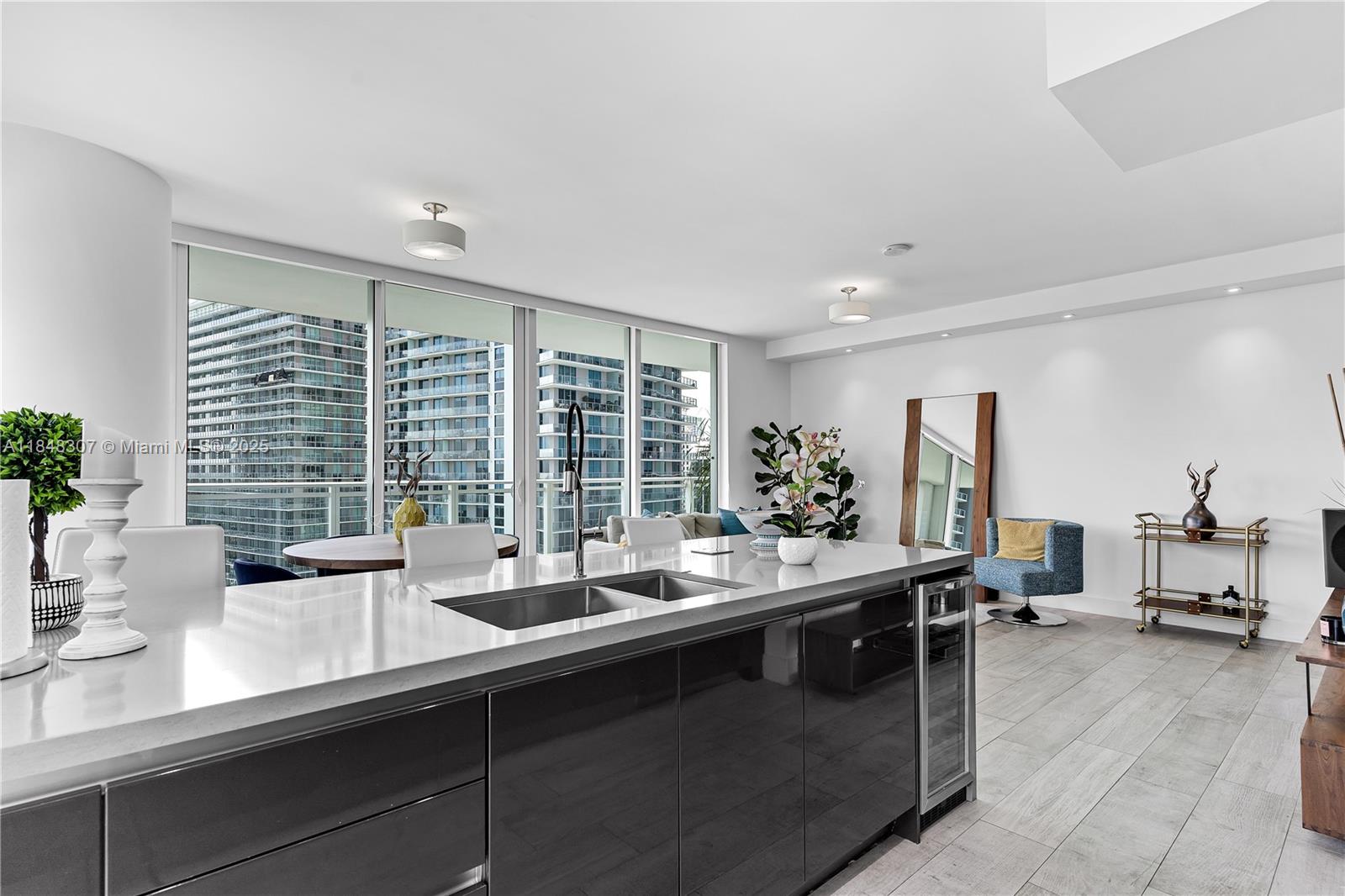 1080 Brickell Ave # 2601