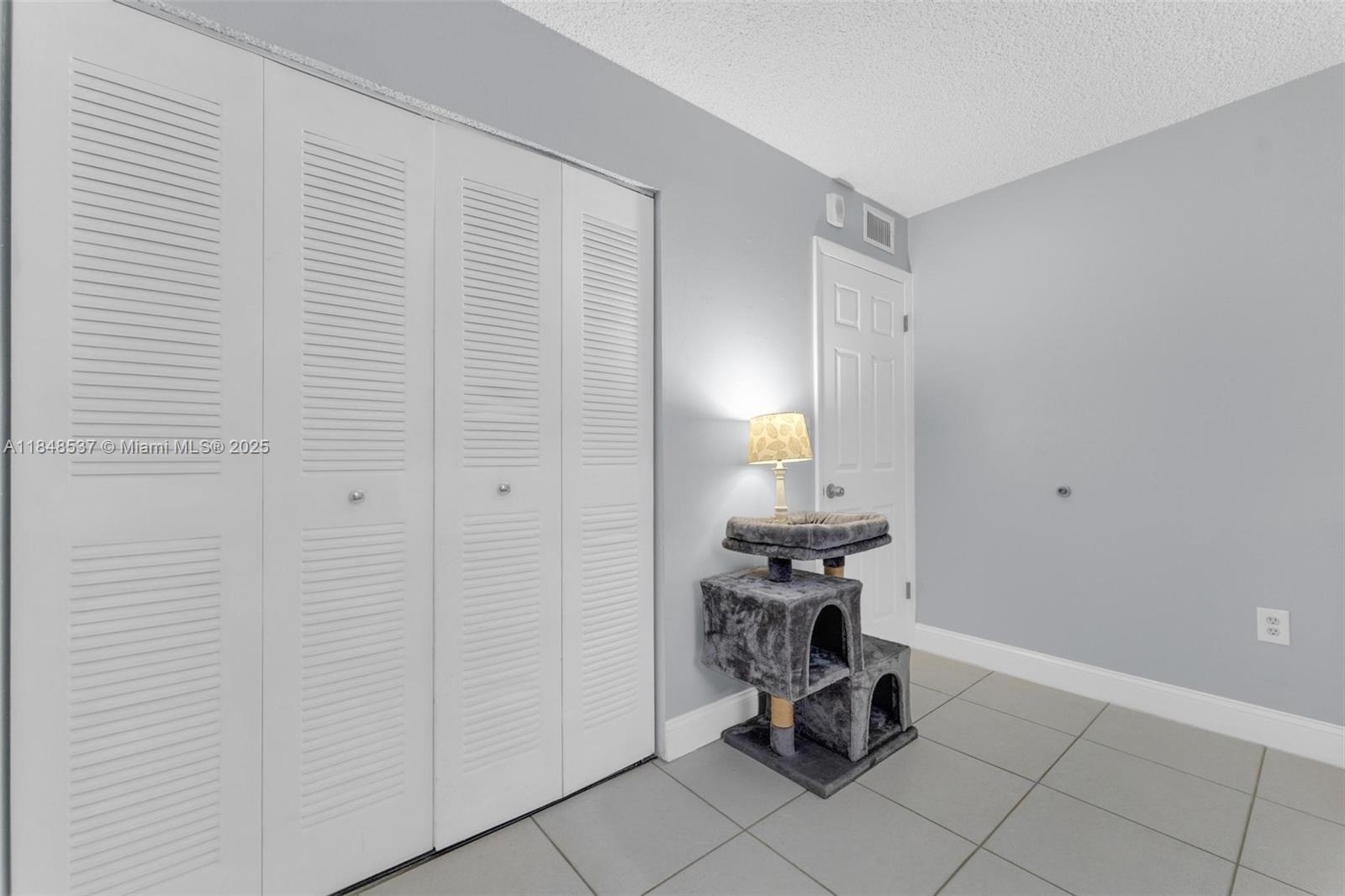 9440 W Flagler St # 203