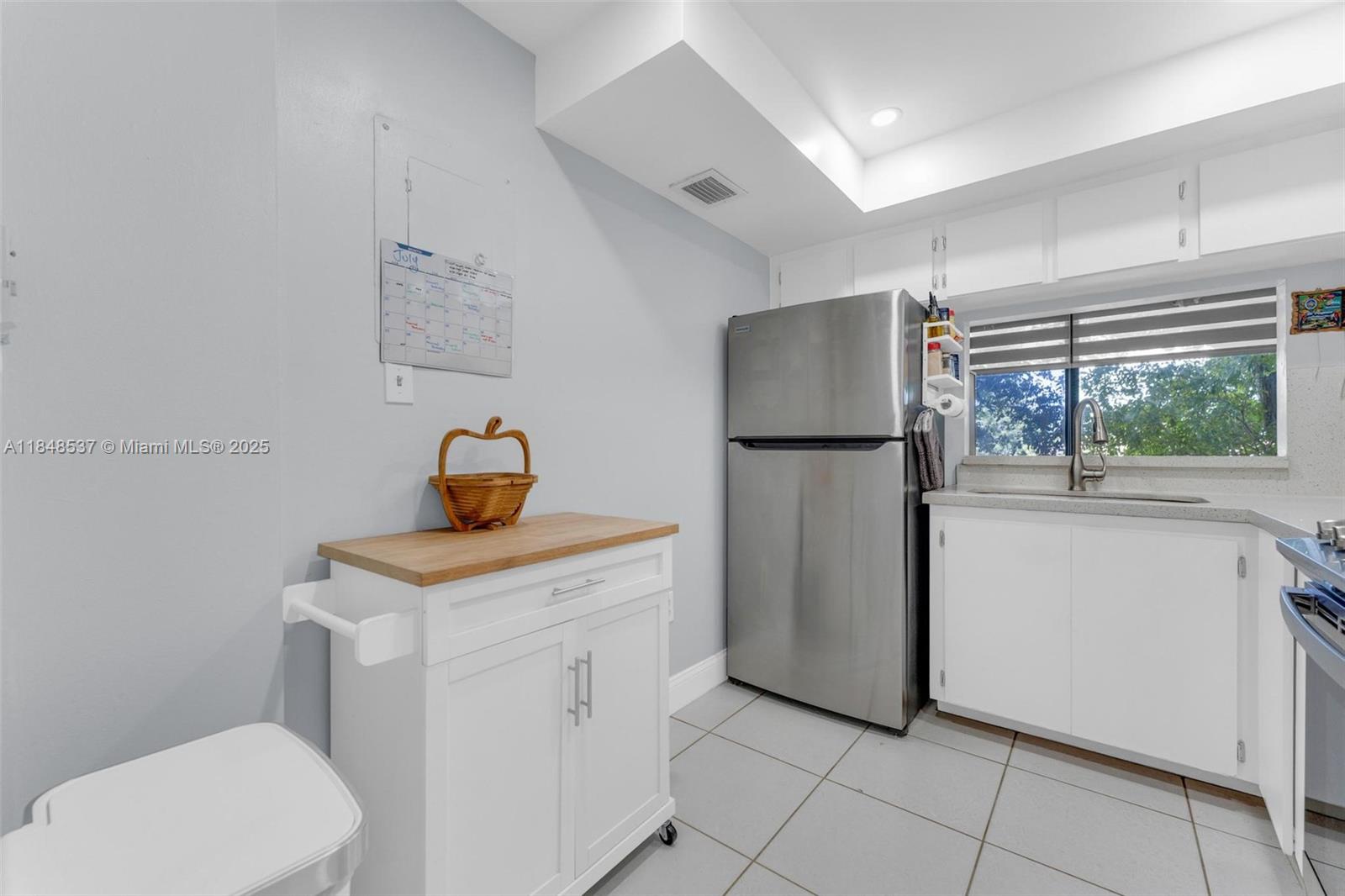 9440 W Flagler St # 203