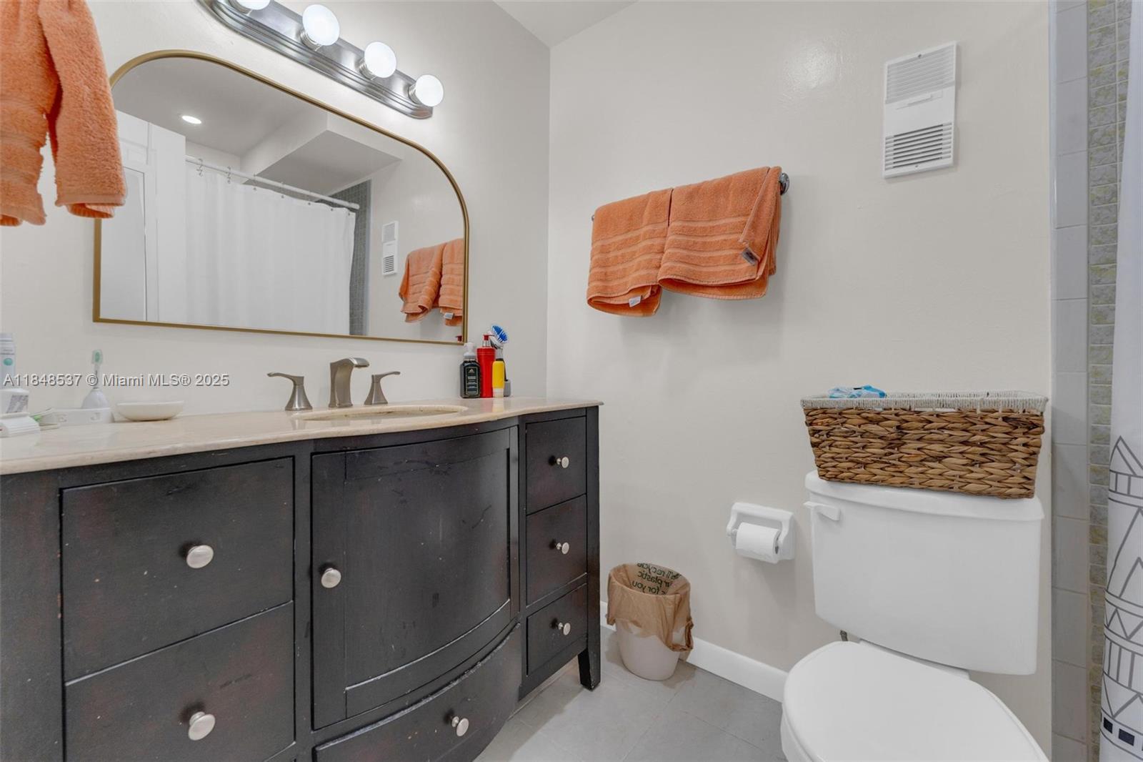 9440 W Flagler St # 203