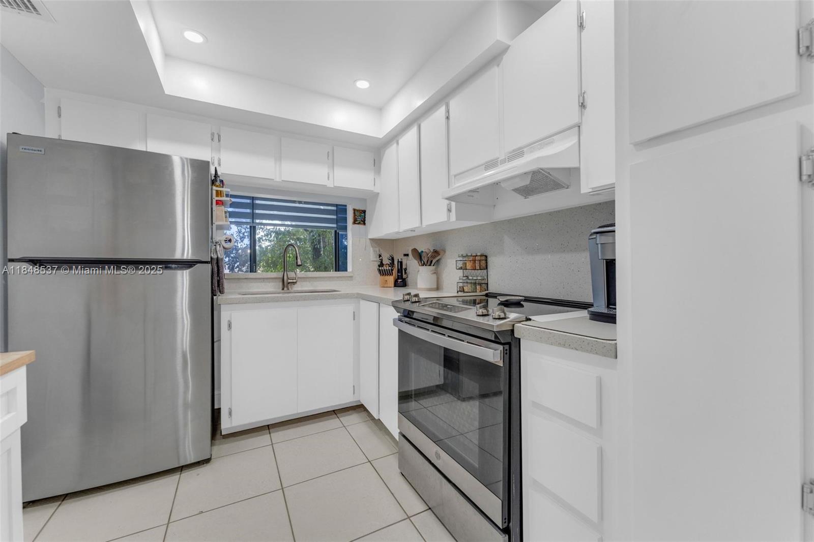 9440 W Flagler St # 203