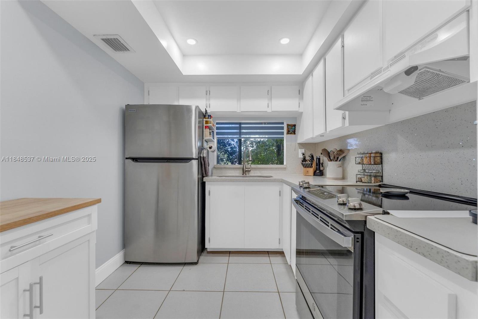 9440 W Flagler St # 203