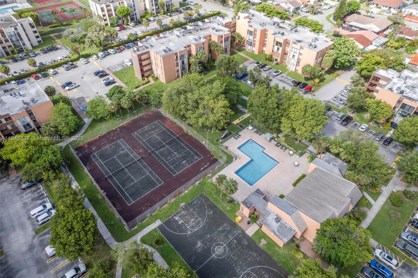 9440 W Flagler St # 203