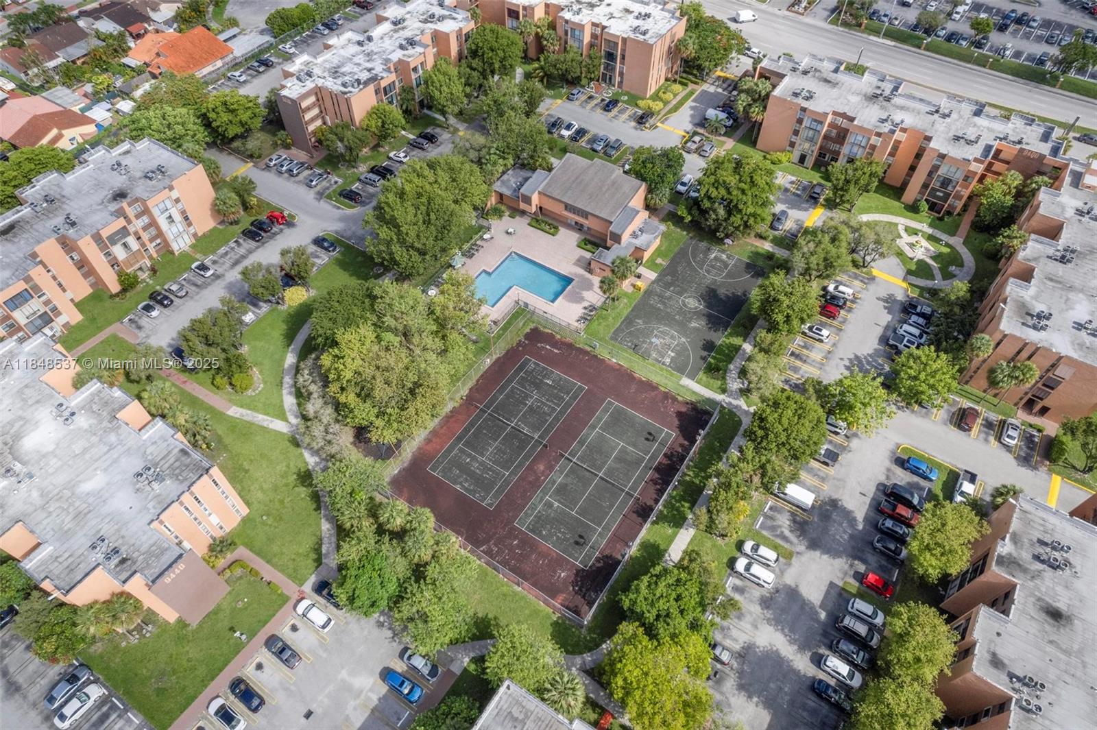 9440 W Flagler St # 203