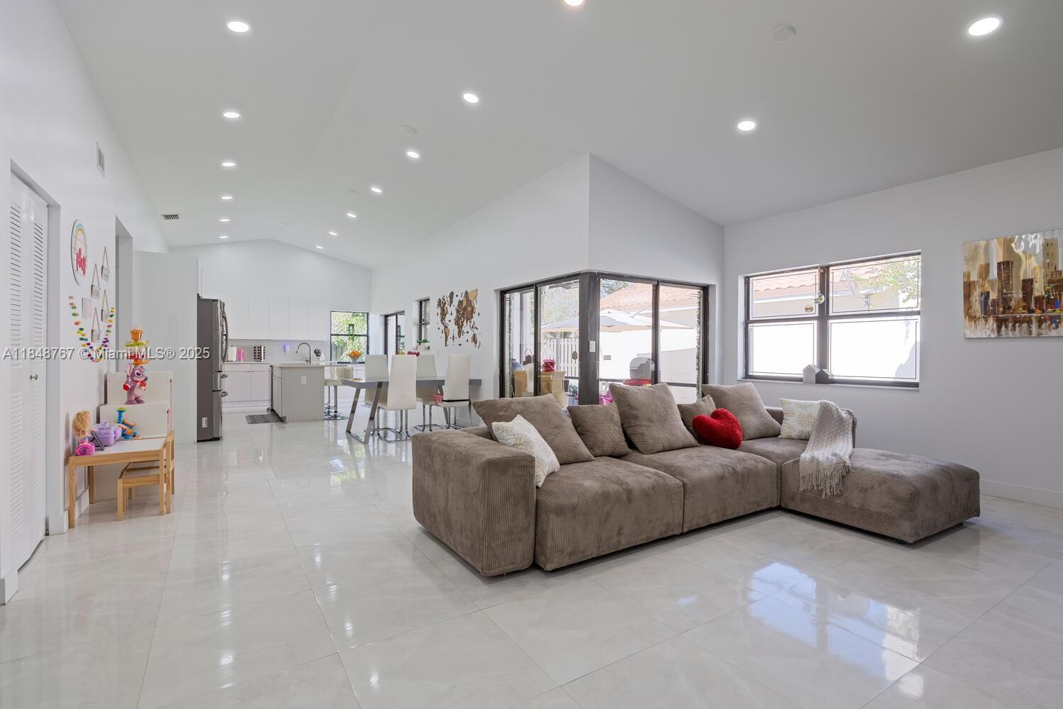 15060 Norfolk Ln