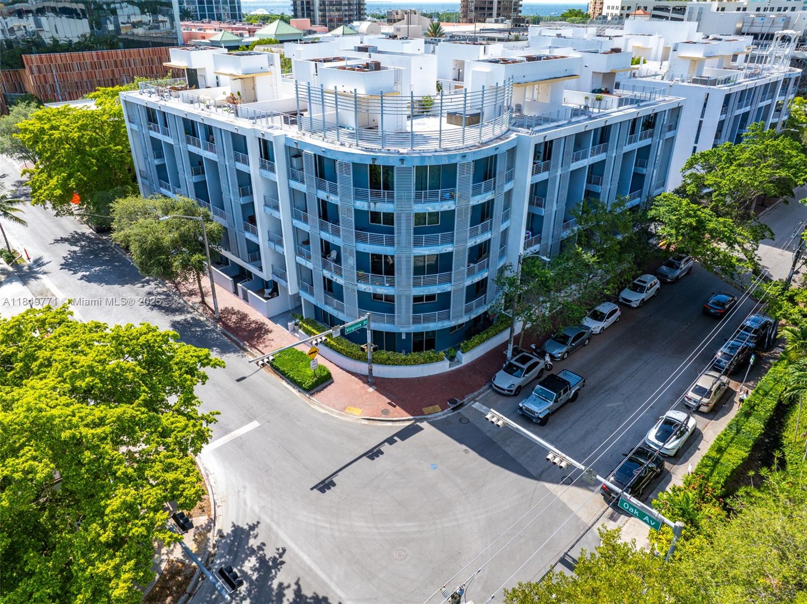 3339 Virginia St # 306