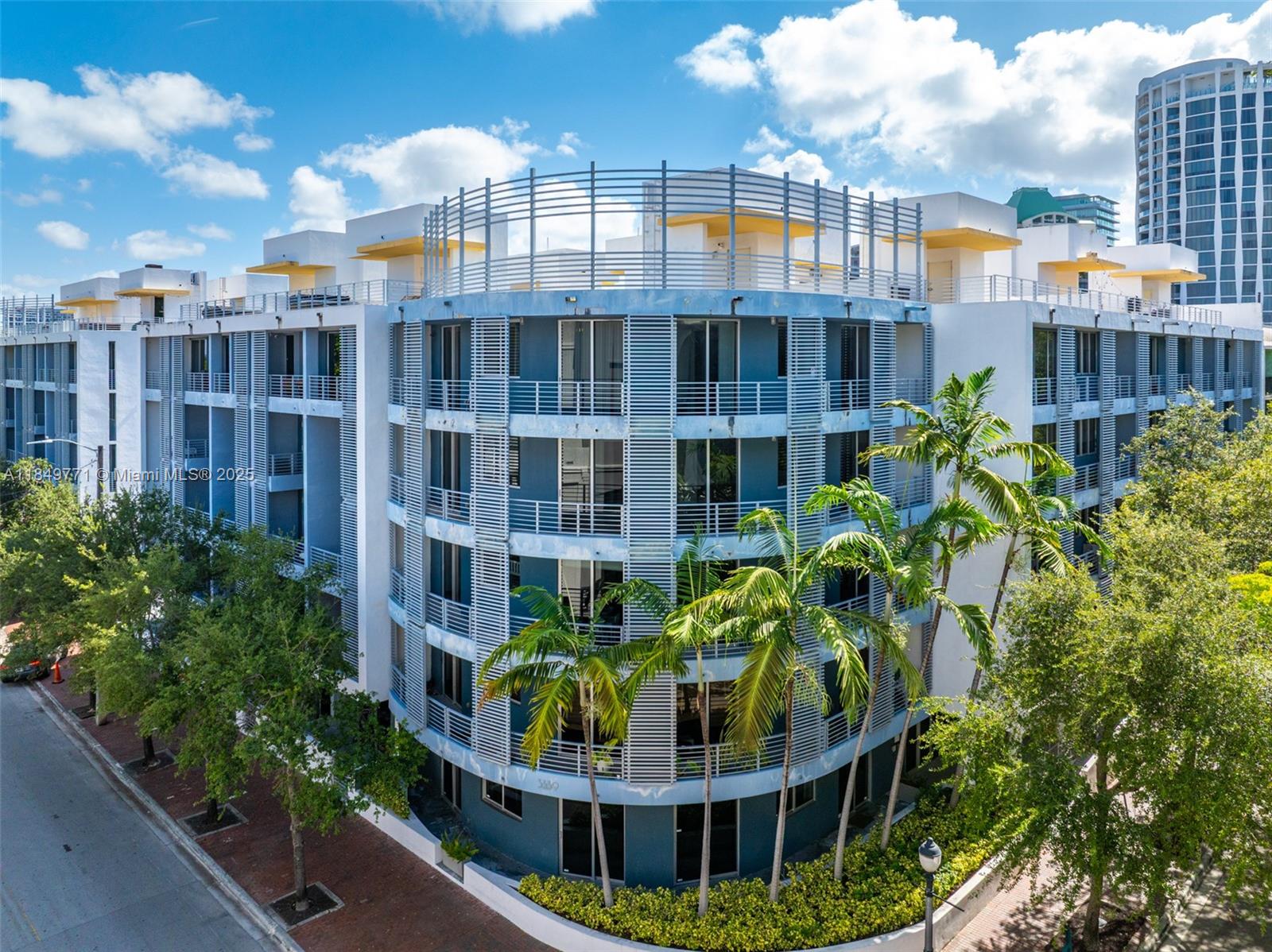 3339 Virginia St # 306
