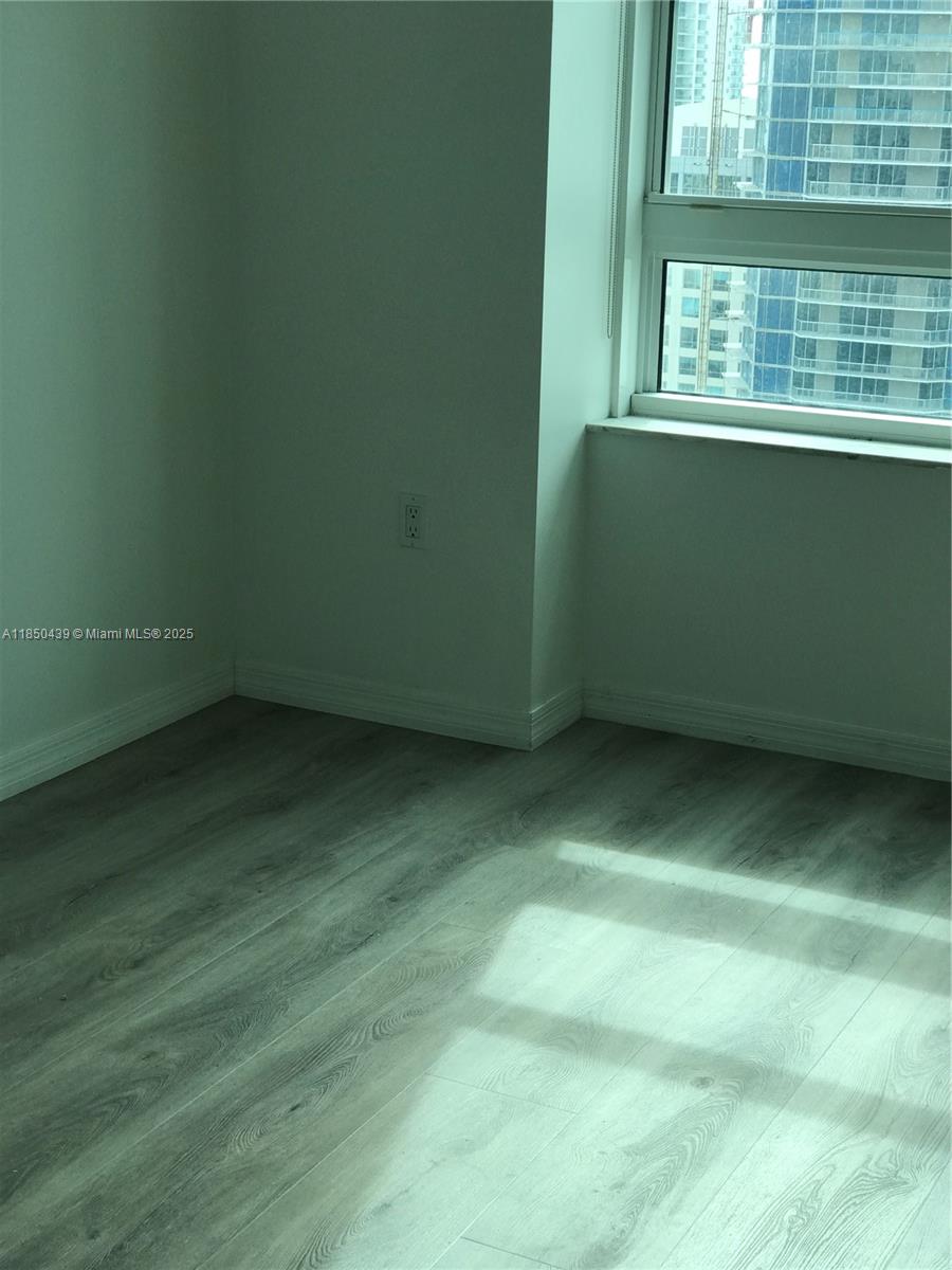 950 BRICKELL BAY DR # 4303