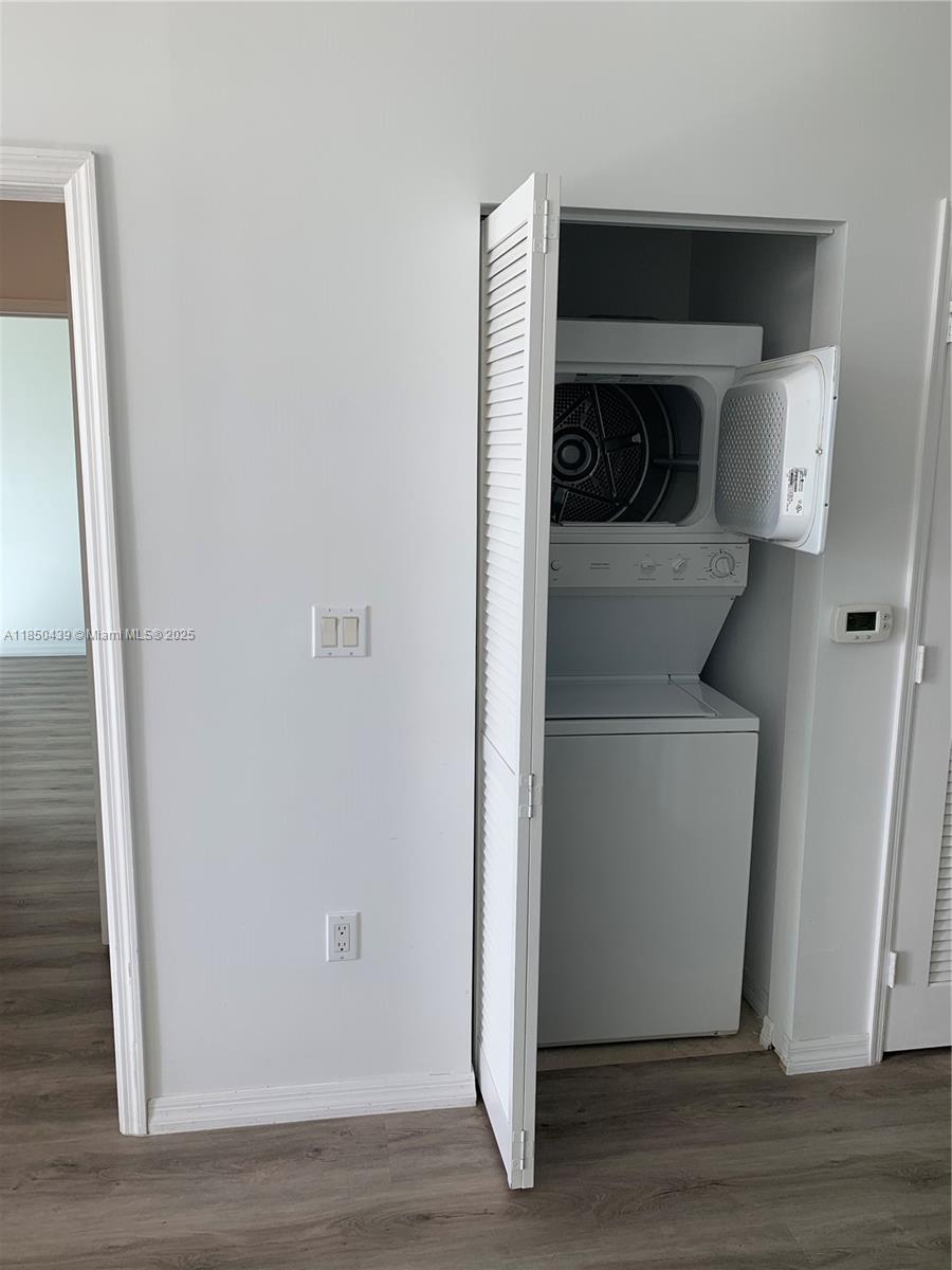 950 BRICKELL BAY DR # 4303