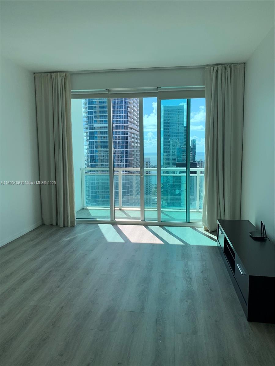 950 BRICKELL BAY DR # 4303