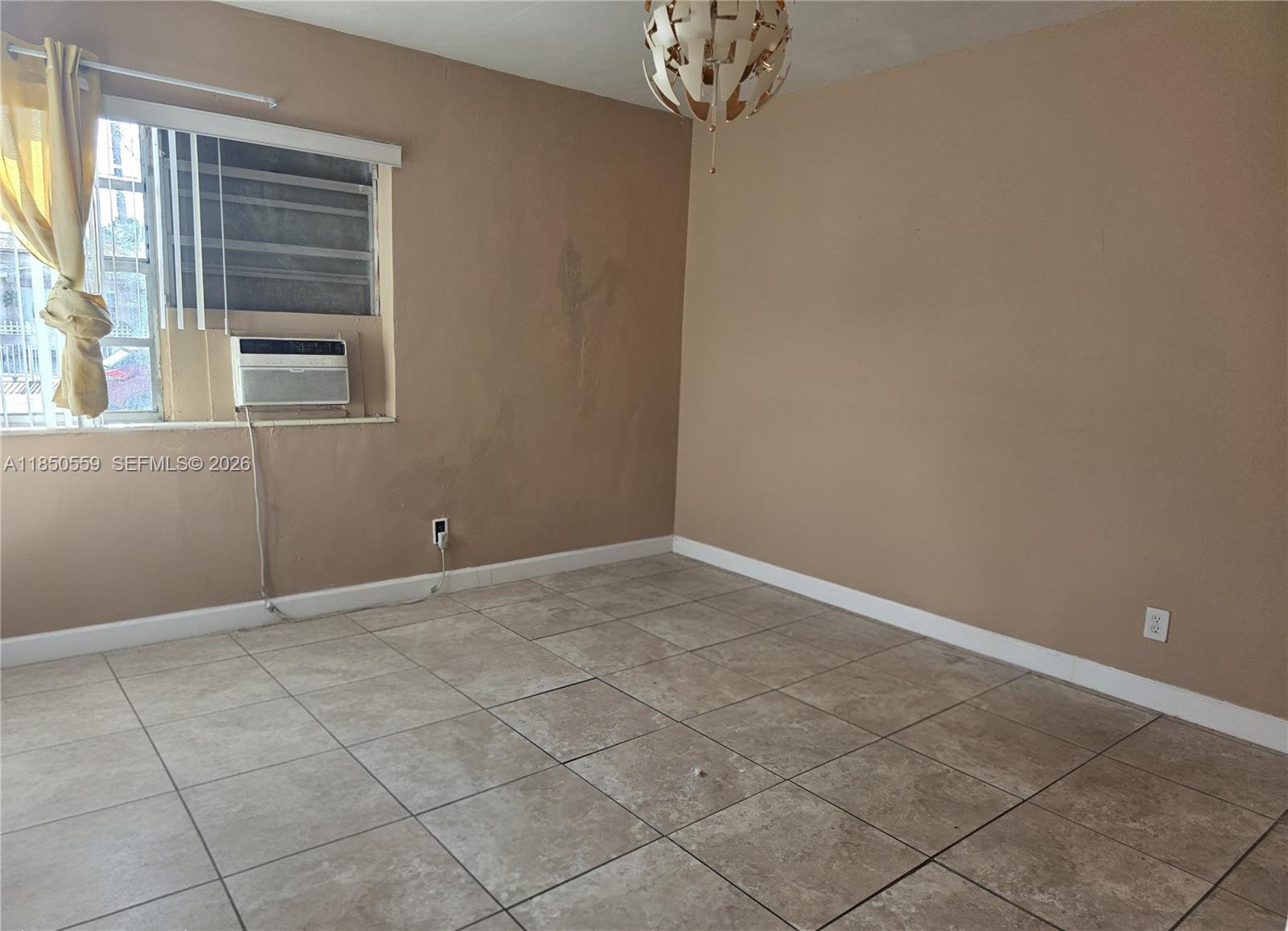 163 NW 18th Ct