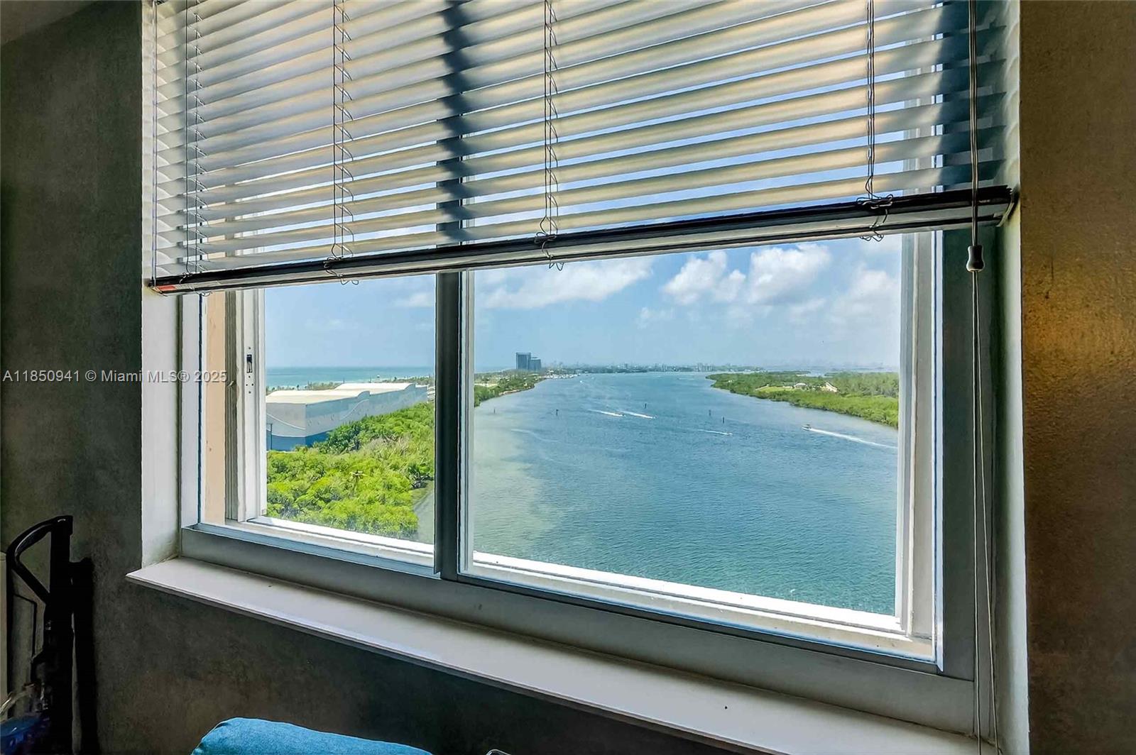 300 Bayview Dr # 1616