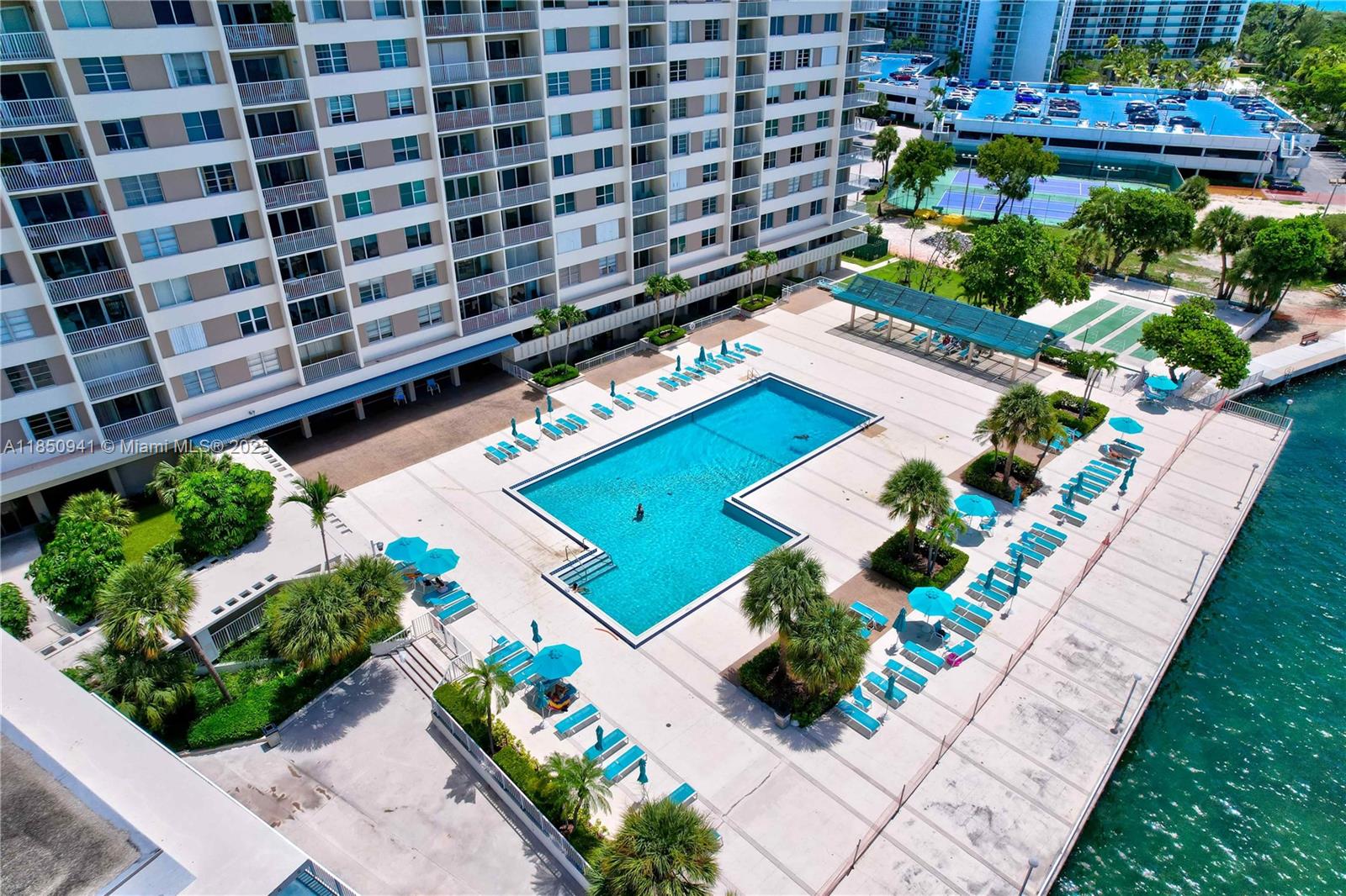 300 Bayview Dr # 1616