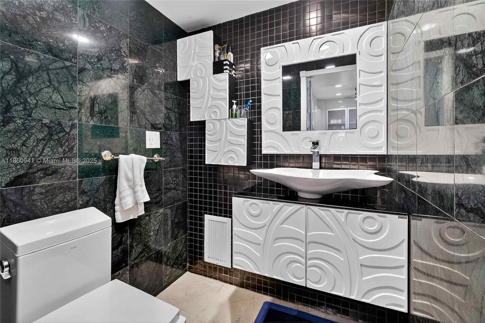 300 Bayview Dr # 1616