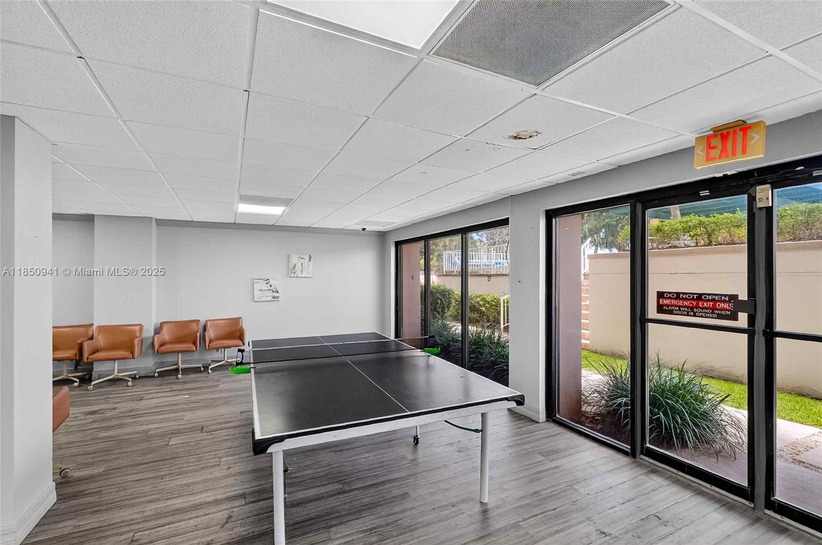 300 Bayview Dr # 1616