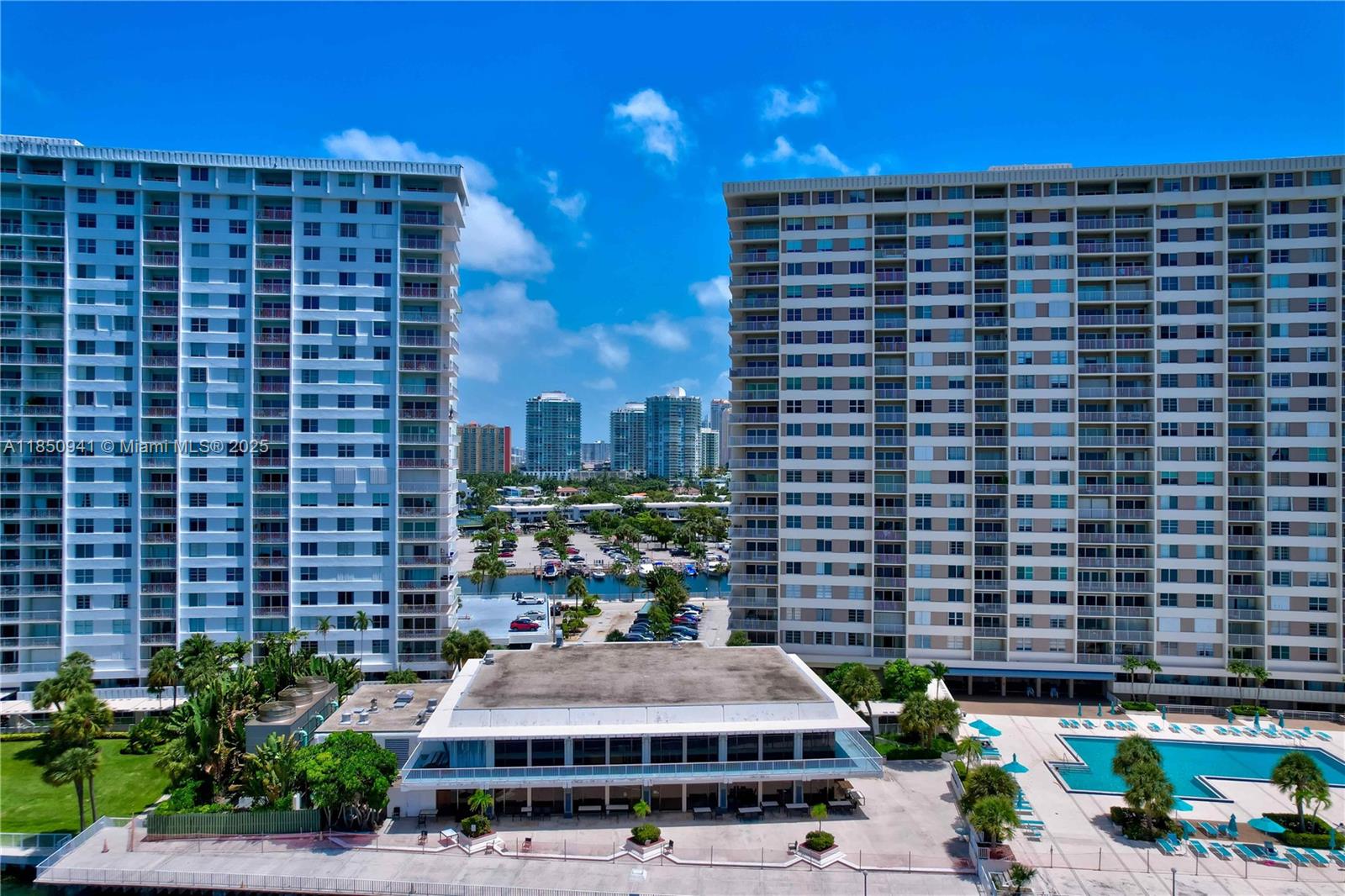 300 Bayview Dr # 1616